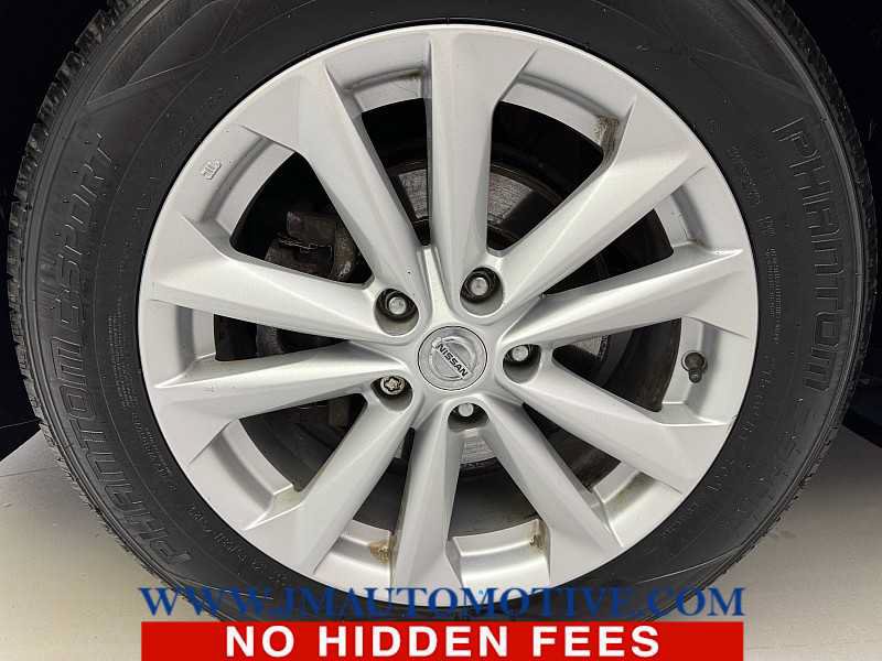 Used 2017 Nissan Rogue Sport S w/ S Appearance Package AWD/4WD image 9