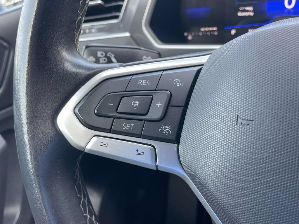 Certified 2023 Volkswagen Tiguan SE FWD image 26