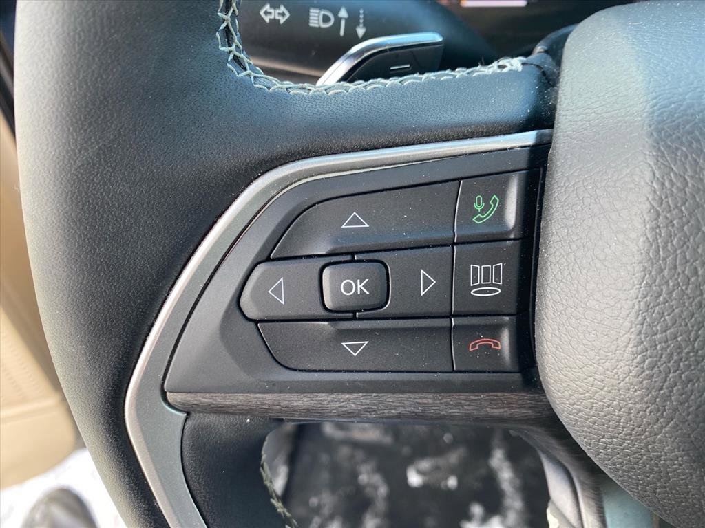 Used 2024 Jeep Grand Cherokee Limited w/ Black Appearance Package image 15