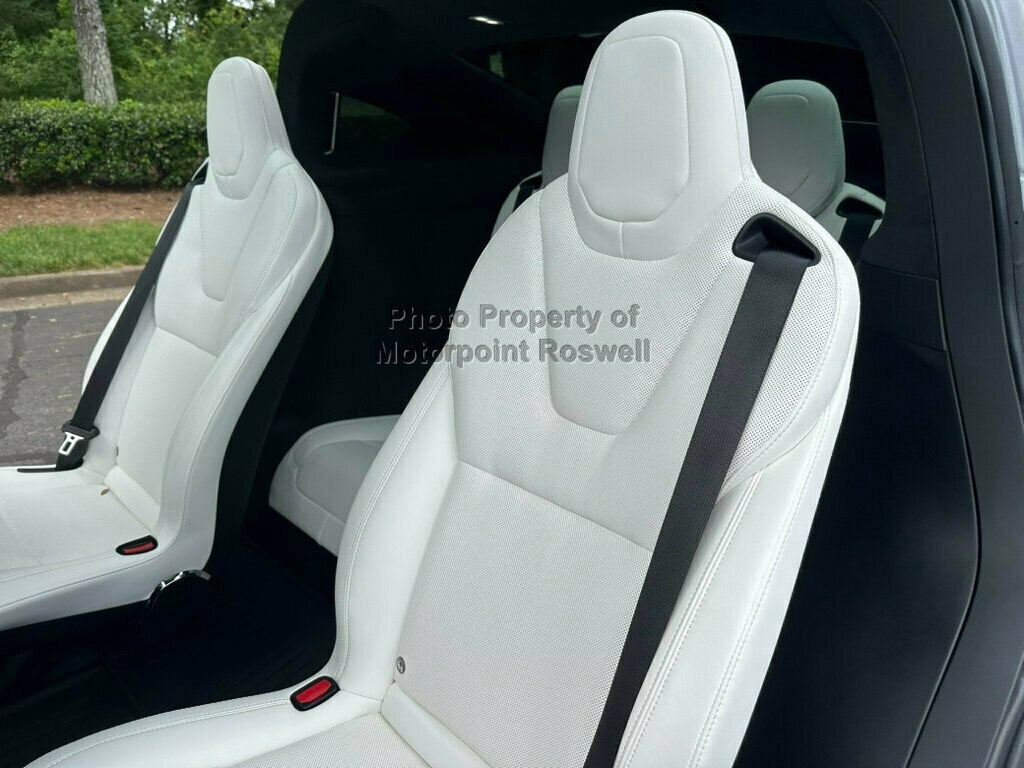 Used 2025 Tesla Model X AWD/4WD image 16