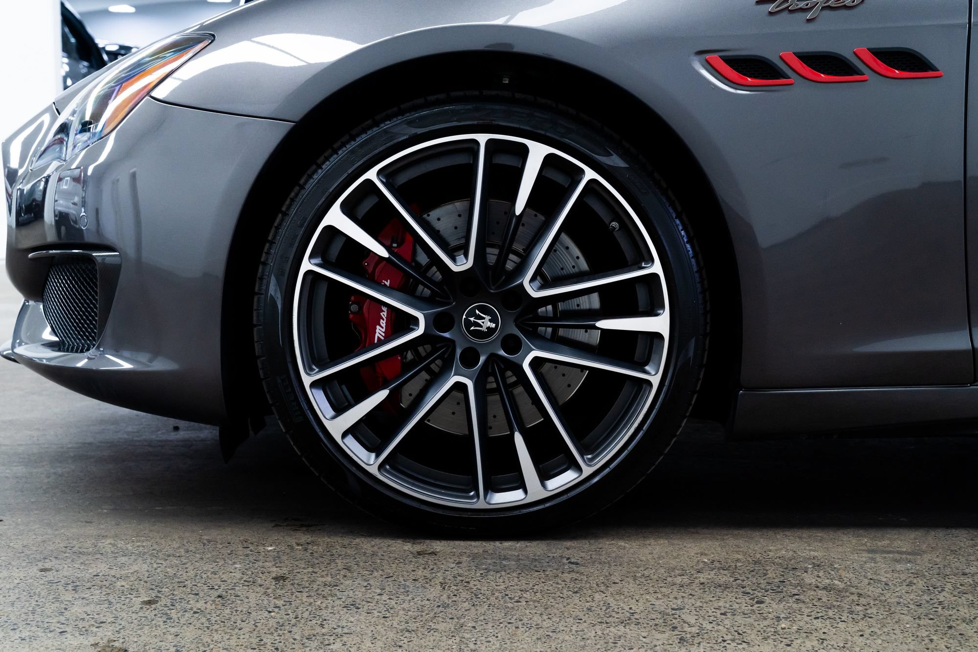 Used 2022 Maserati Quattroporte Trofeo RWD image 7