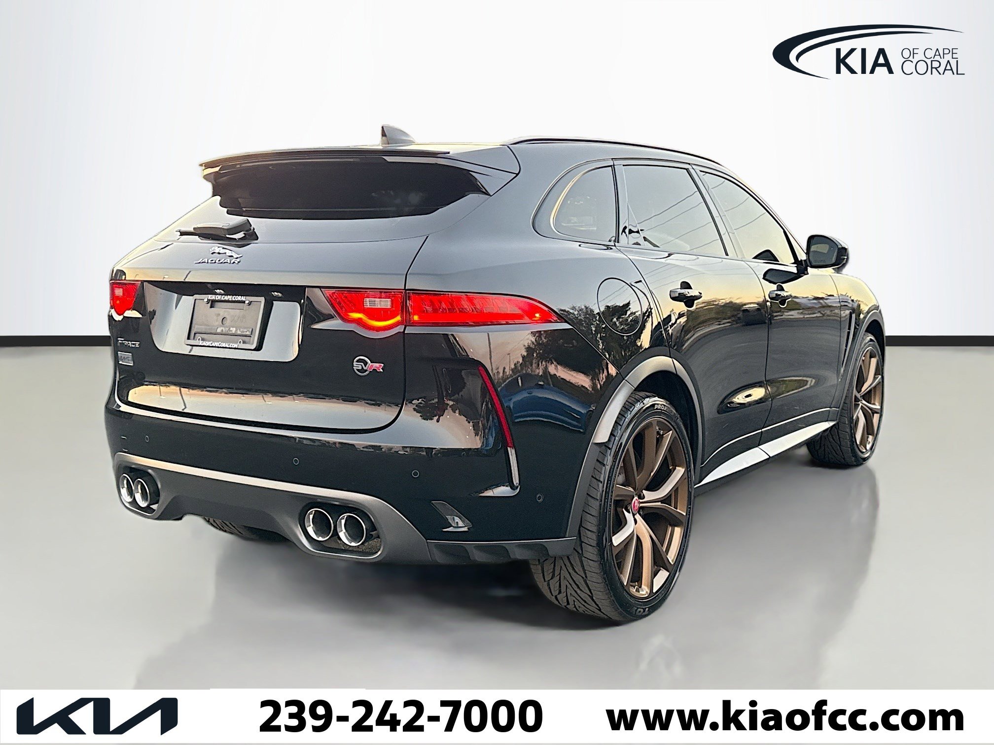 Used 2020 Jaguar F-PACE SVR image 5
