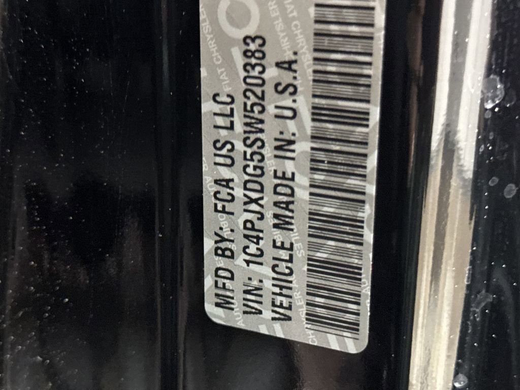 Used 2025 Jeep Wrangler Sport image 27