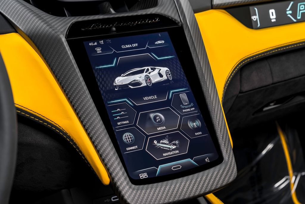 Used 2024 Lamborghini Revuelto image 24