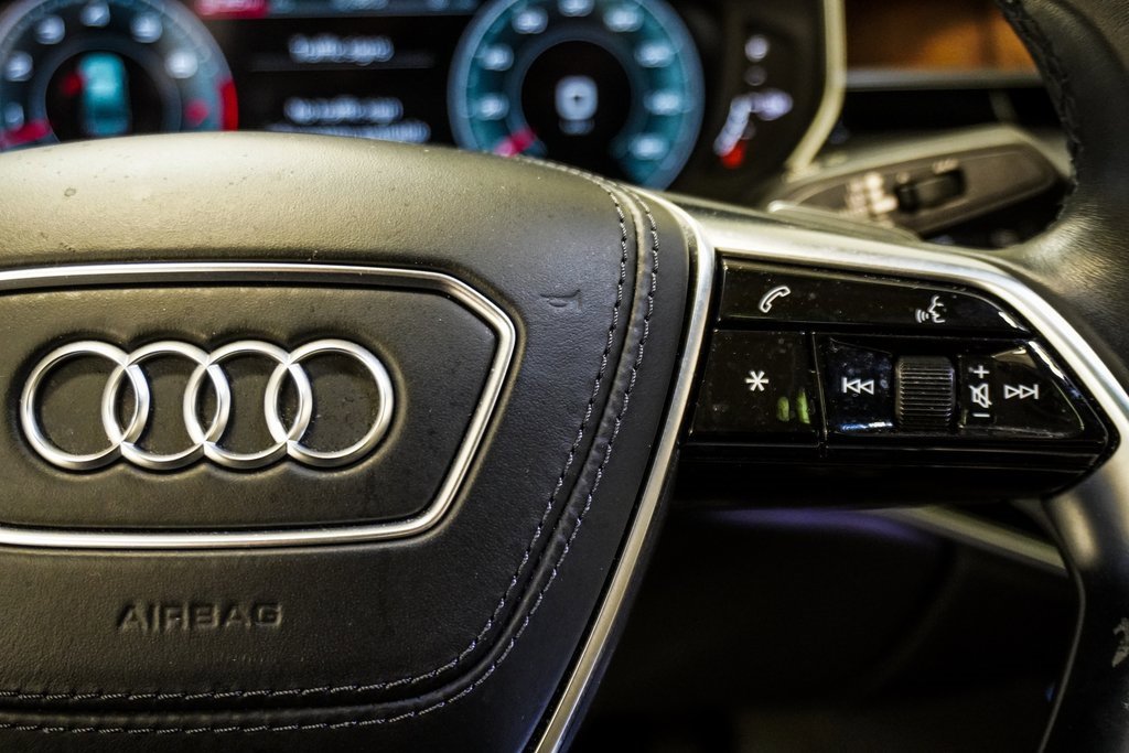 Used 2022 Audi A8 L 3.0T w/ Luxury Package image 31