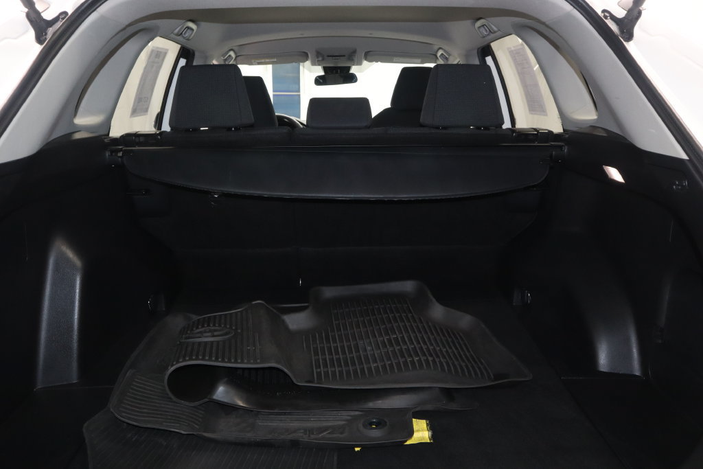Used 2022 Toyota RAV4 LE AWD/4WD image 11