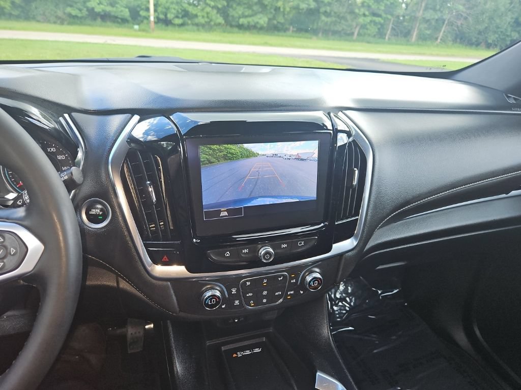 Used 2023 Chevrolet Traverse LT AWD/4WD image 18