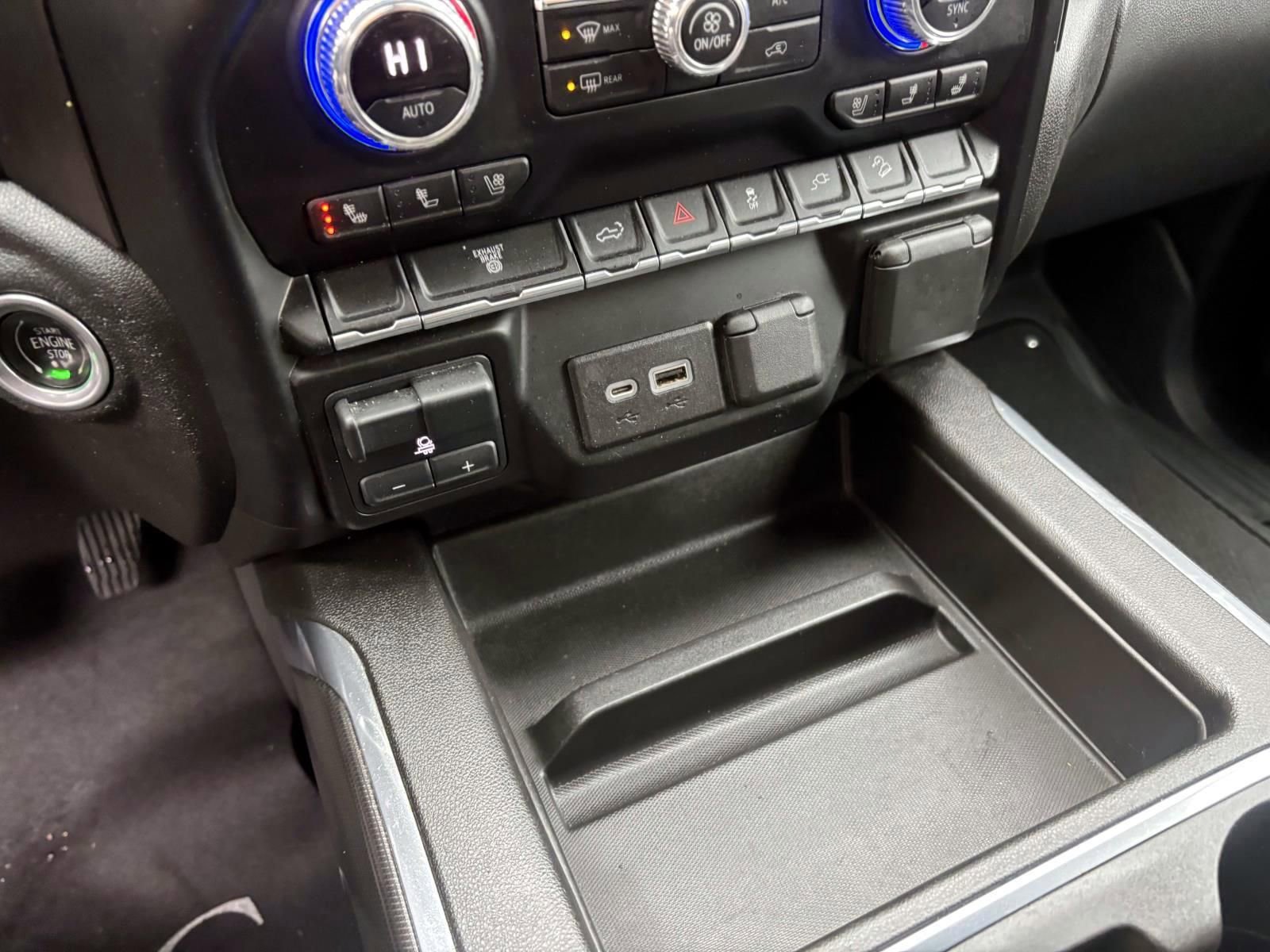 Used 2022 GMC Sierra 3500 AT4 image 23