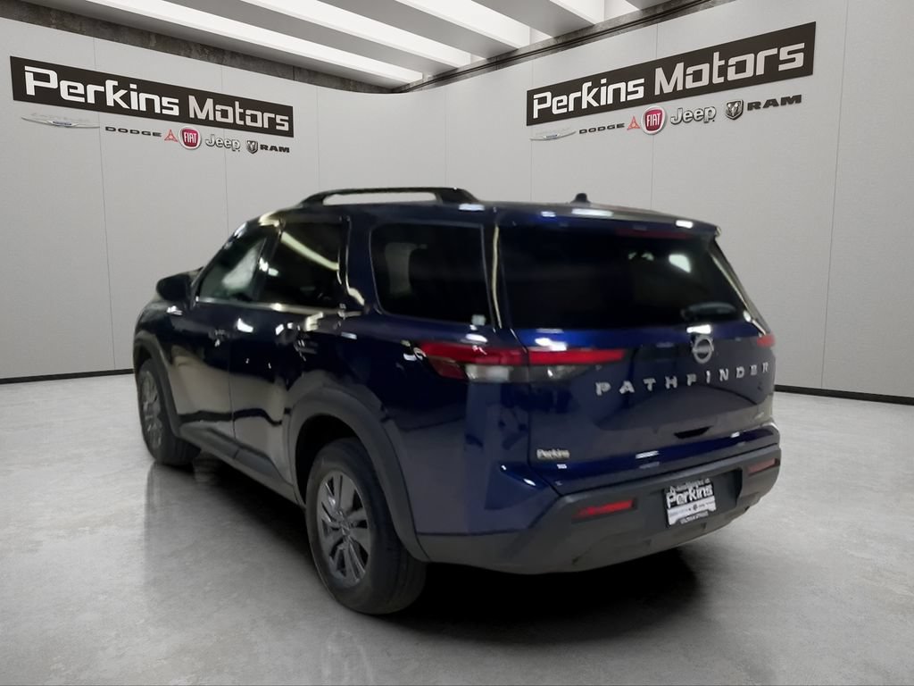 Used 2025 Nissan Pathfinder SV AWD/4WD image 3