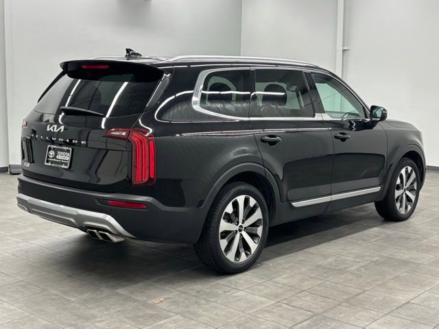 Used 2022 Kia Telluride EX w/ EX Premium Package FWD image 2