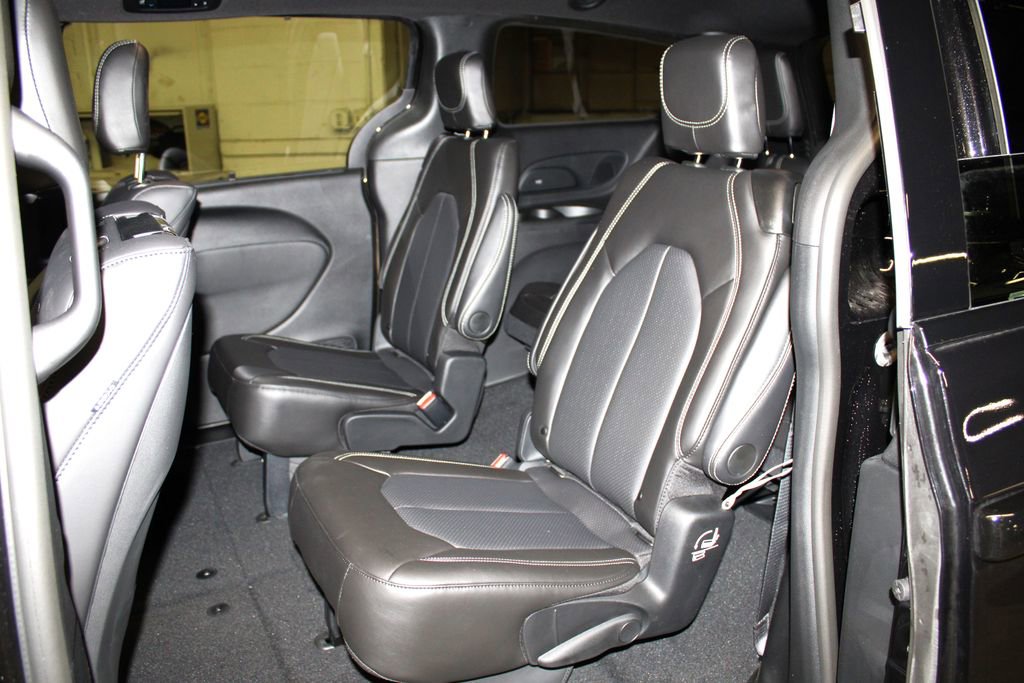 New 2026 Chrysler Pacifica Select image 22