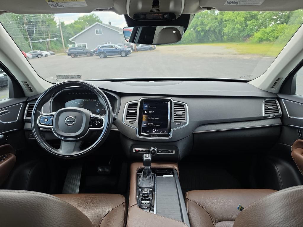 Used 2020 Volvo XC90 T6 Momentum w/ Protection Package AWD/4WD image 16