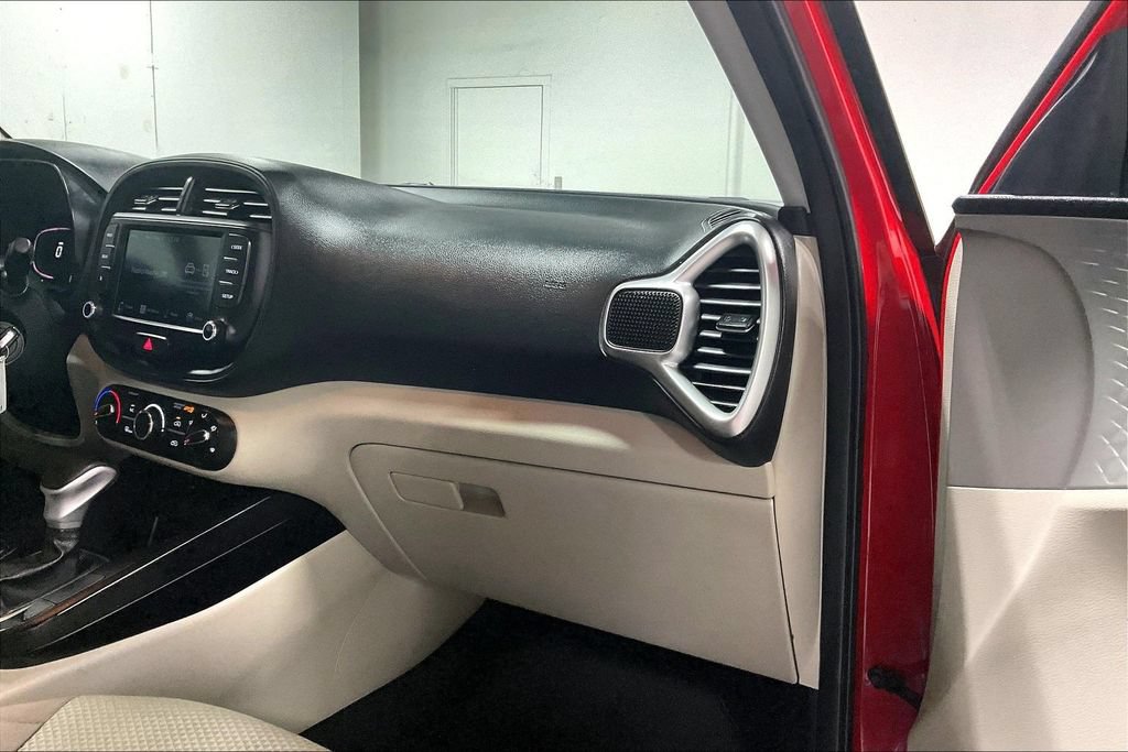 Used 2023 Kia Soul LX FWD image 19
