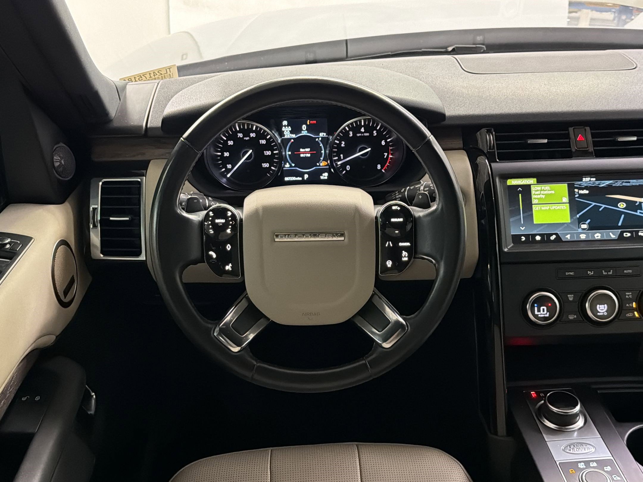 Used 2020 Land Rover Discovery SE AWD/4WD image 28