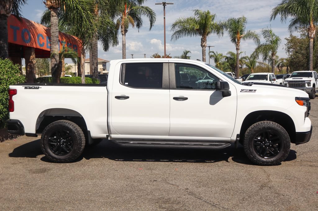Used 2025 Chevrolet Silverado 1500 Custom Trail Boss w/ Dark Appearance Package AWD/4WD image 12