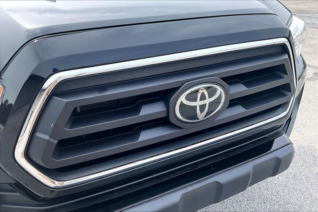 Used 2022 Toyota Tacoma SR5 w/ Technology Package RWD image 32