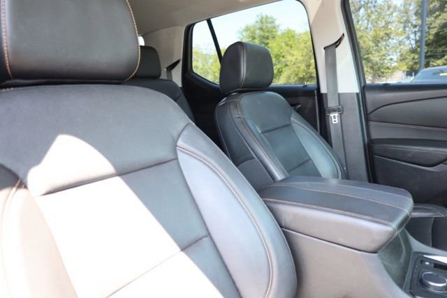 Used 2019 Chevrolet Traverse Premier w/ LPO, Blackout Package FWD image 43