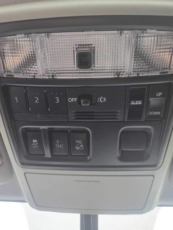 Used 2018 Toyota 4Runner SR5 Premium AWD/4WD image 25