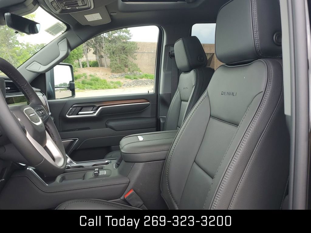 New 2025 GMC Sierra 2500 Denali w/ Denali Reserve Package image 21