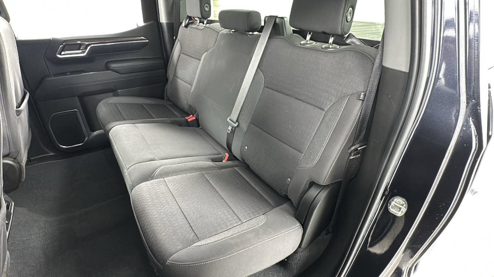 Used 2022 Chevrolet Silverado 1500 LT AWD/4WD image 12