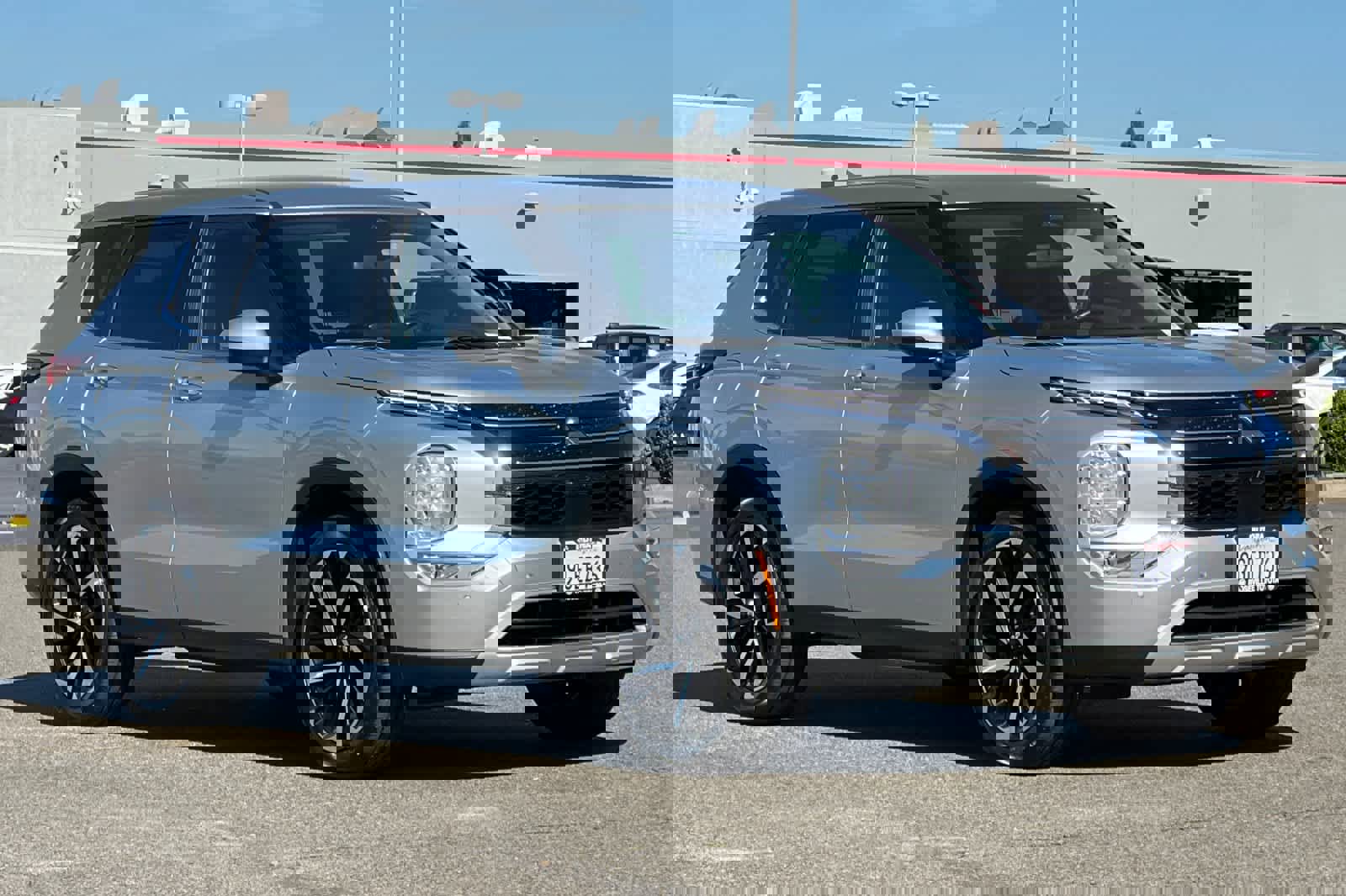 Used 2023 Mitsubishi Outlander SE image 5