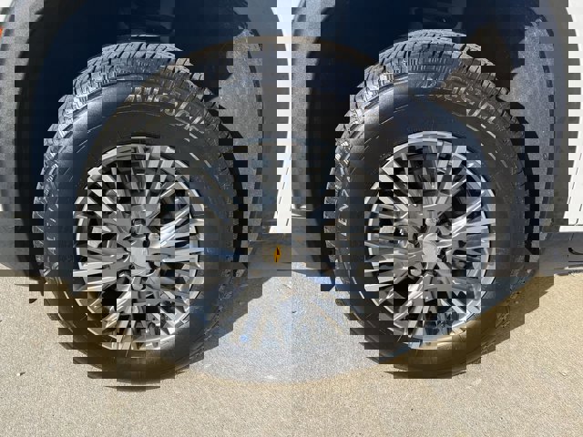 New 2025 Chevrolet Traverse LT w/ LPO, Floor Liner Package image 33