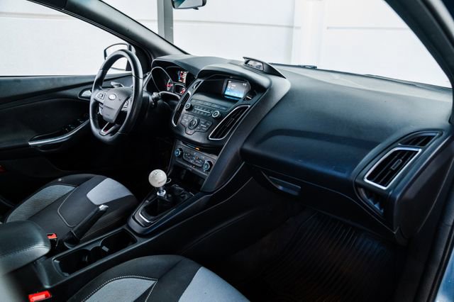Used 2018 Ford Focus ST image 15