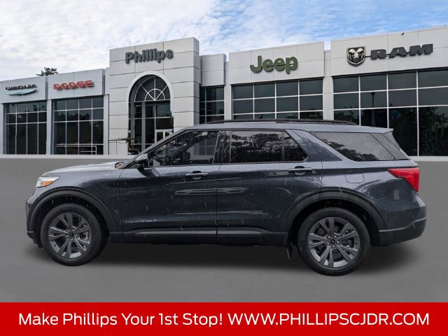 Used 2023 Ford Explorer XLT w/ Equipment Group 202A RWD image 6