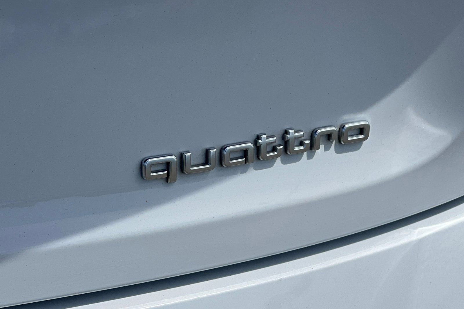 Used 2021 Audi e-tron Premium w/ Towing Package AWD/4WD image 12