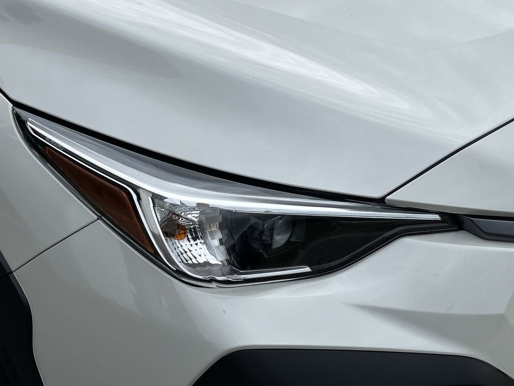 Certified 2025 Subaru Crosstrek 2.0i Premium image 8