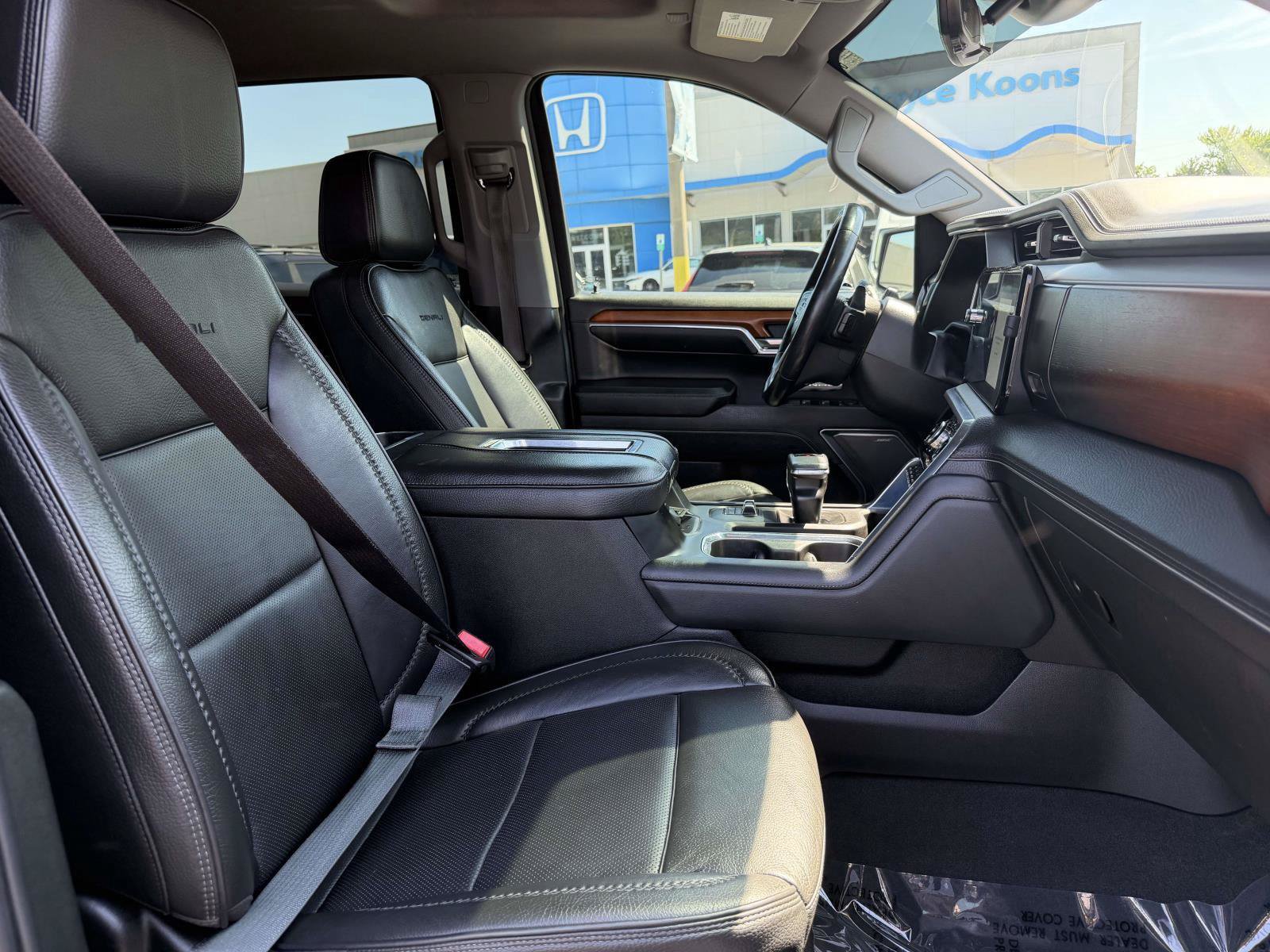 Used 2022 GMC Sierra 1500 Denali w/ Technology Package AWD/4WD image 8