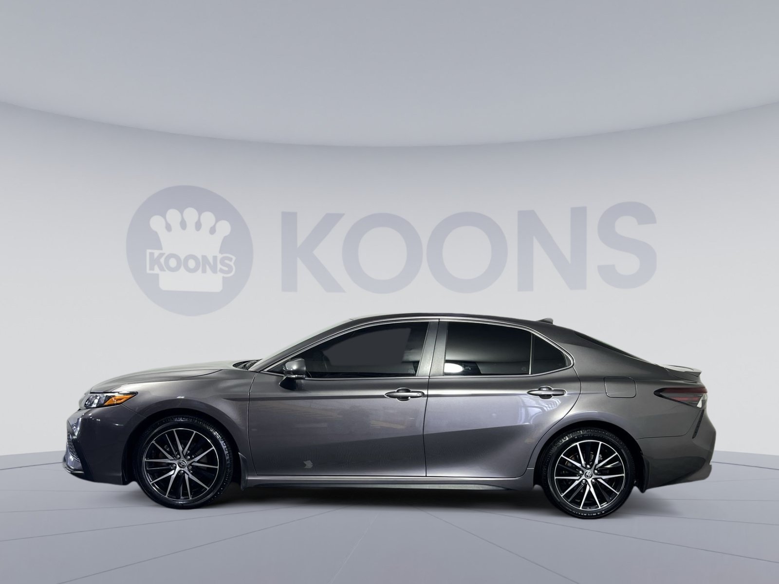 Used 2024 Toyota Camry SE FWD image 7