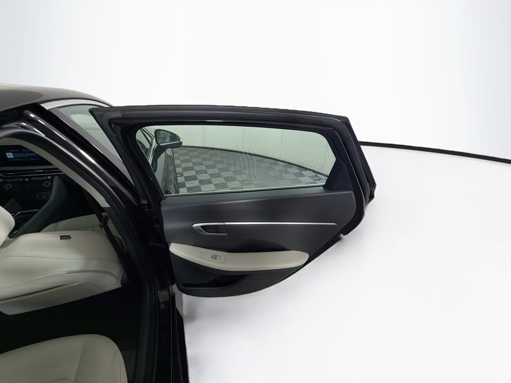 Used 2025 Hyundai Sonata SEL FWD image 29