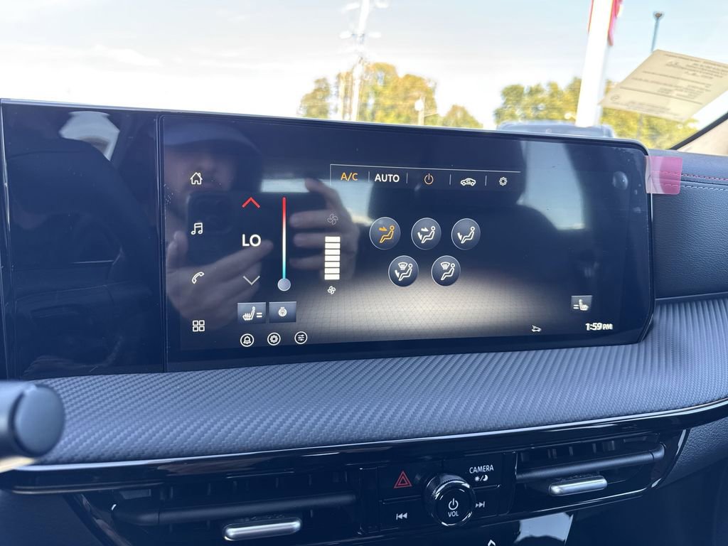 New 2026 Nissan Kicks SR w/ SR Premium Package AWD/4WD image 19