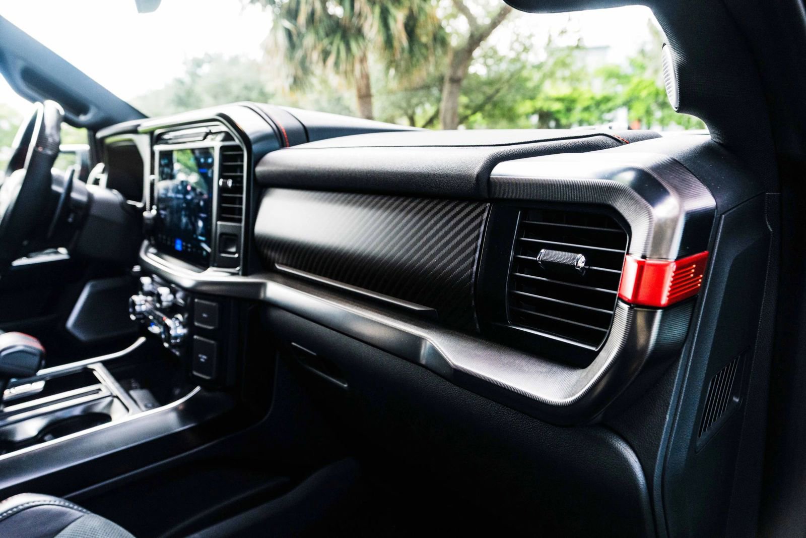 Used 2025 Ford F150 Raptor AWD/4WD image 25
