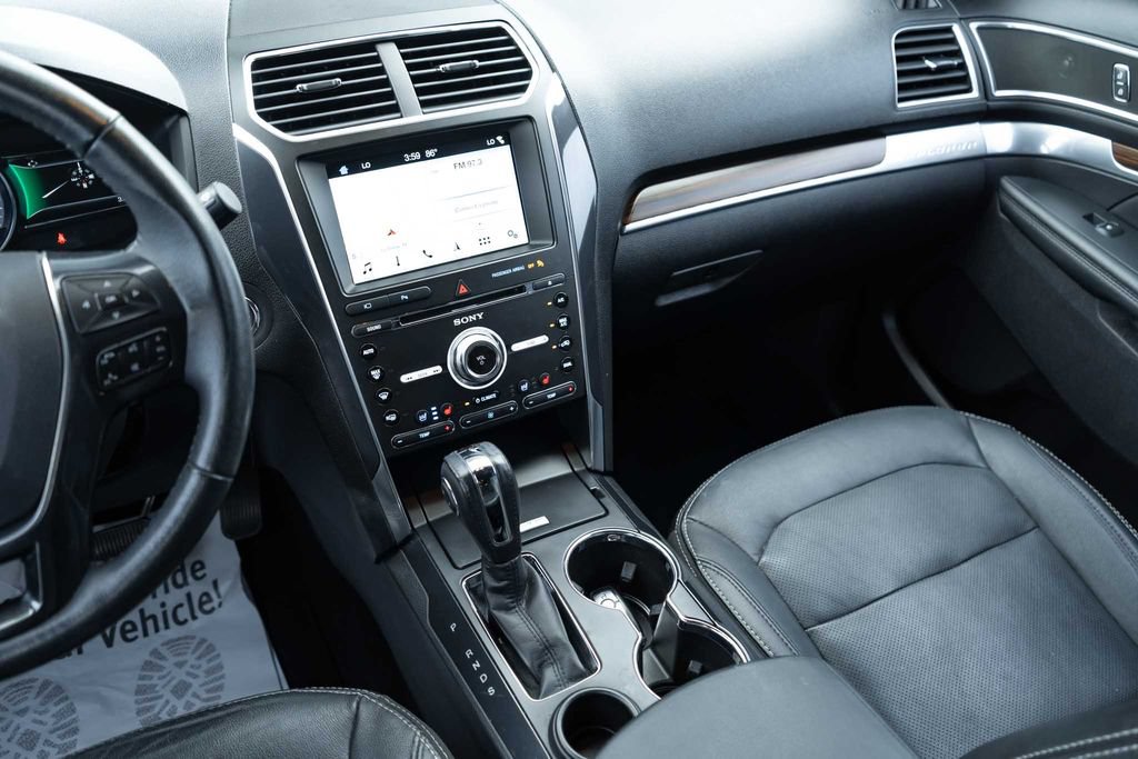 Used 2018 Ford Explorer Limited FWD image 18