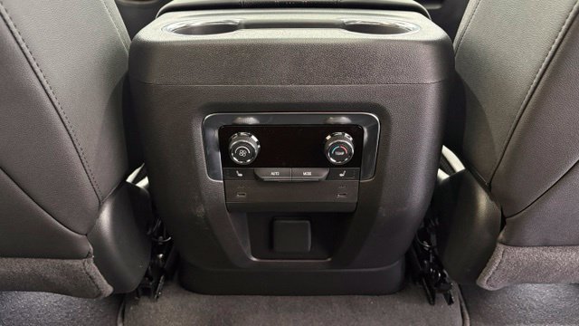New 2026 Chevrolet Suburban High Country w/ Sun And Tow Package AWD/4WD image 35