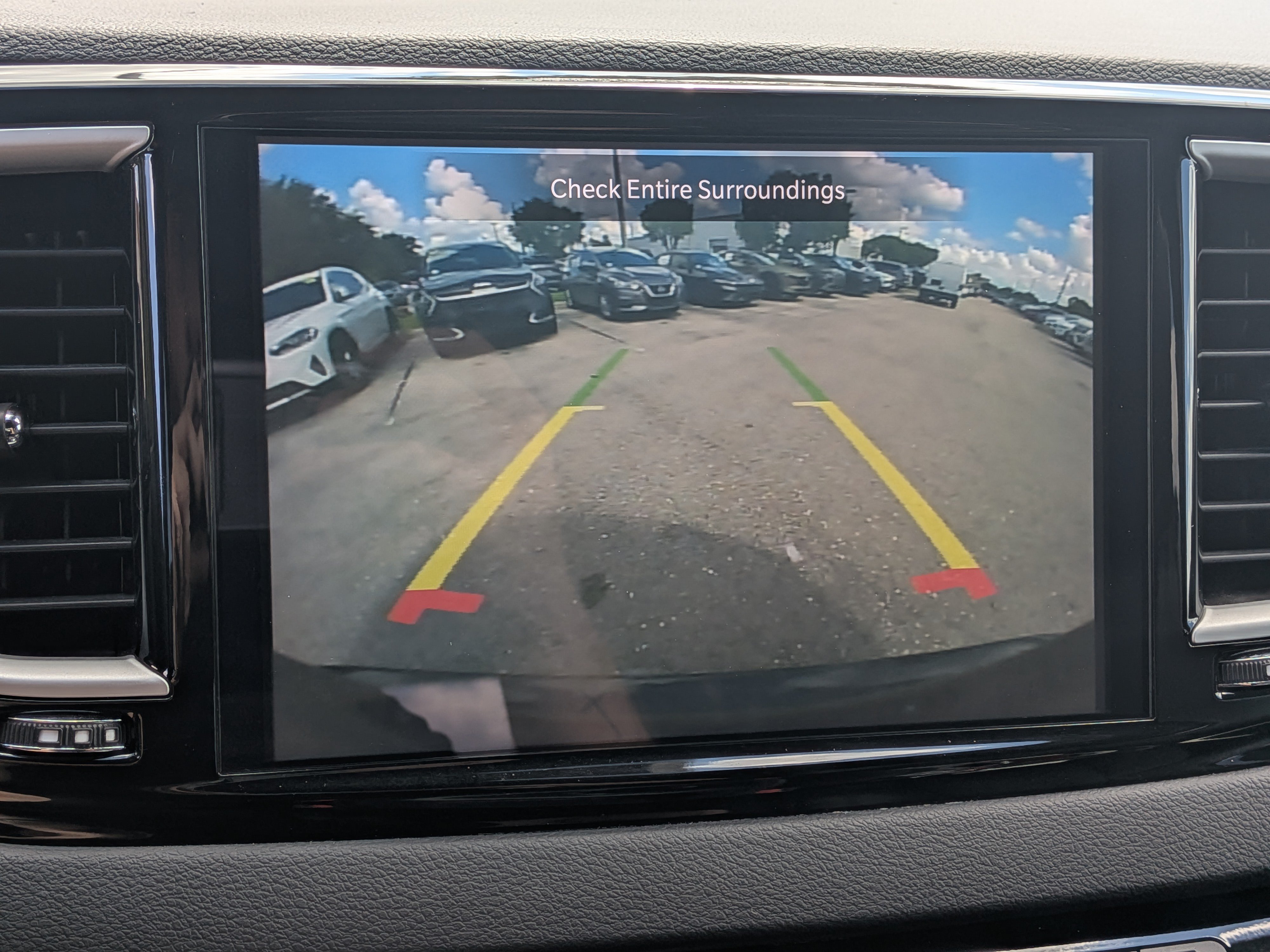 Used 2025 Chrysler Pacifica Select FWD image 34
