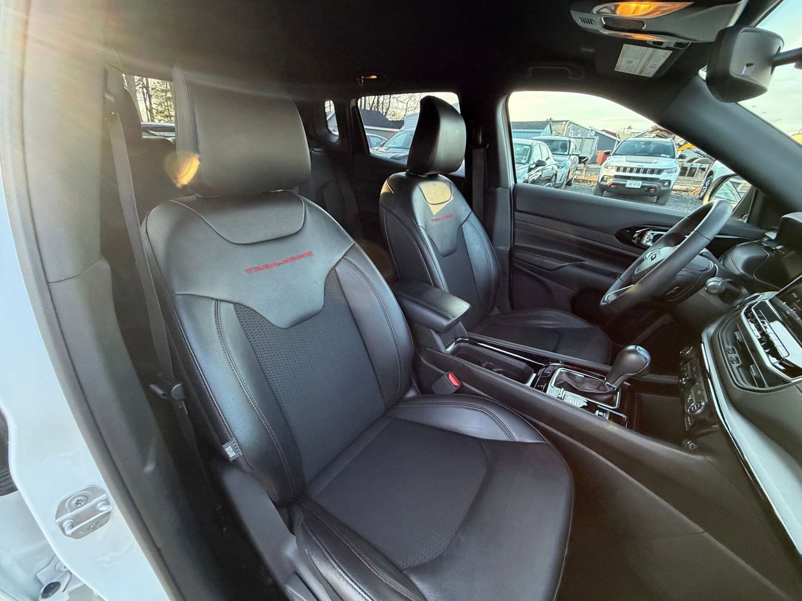 Used 2025 Jeep Compass Trailhawk image 35