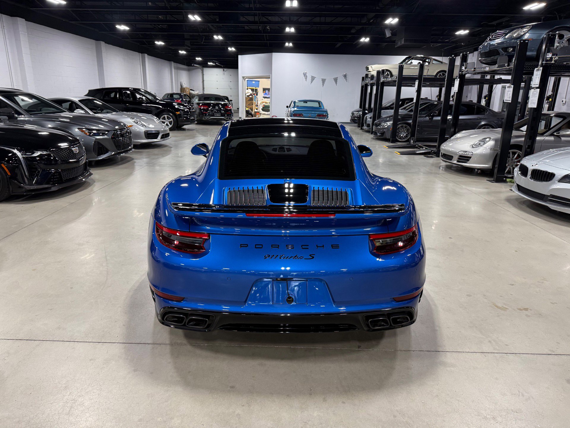 Used 2018 Porsche 911 Turbo S image 4