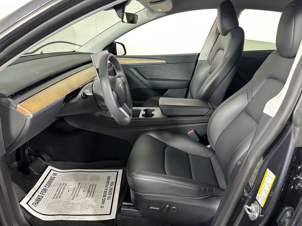 Used 2024 Tesla Model Y Long Range AWD/4WD image 19