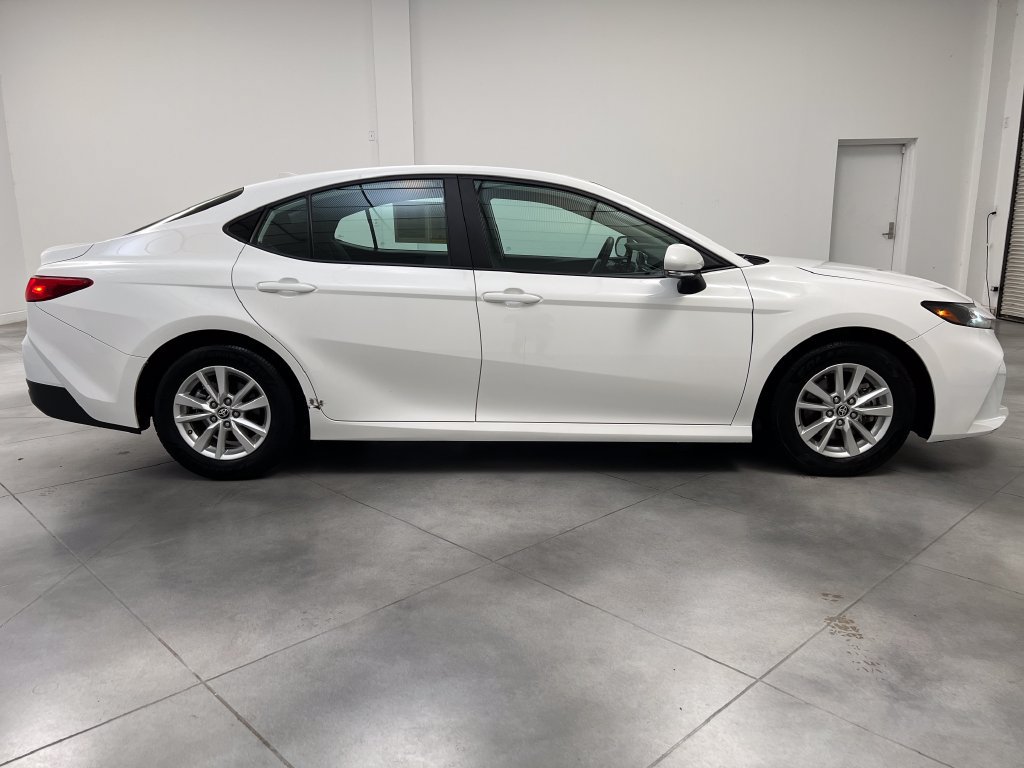 Used 2025 Toyota Camry LE FWD image 10