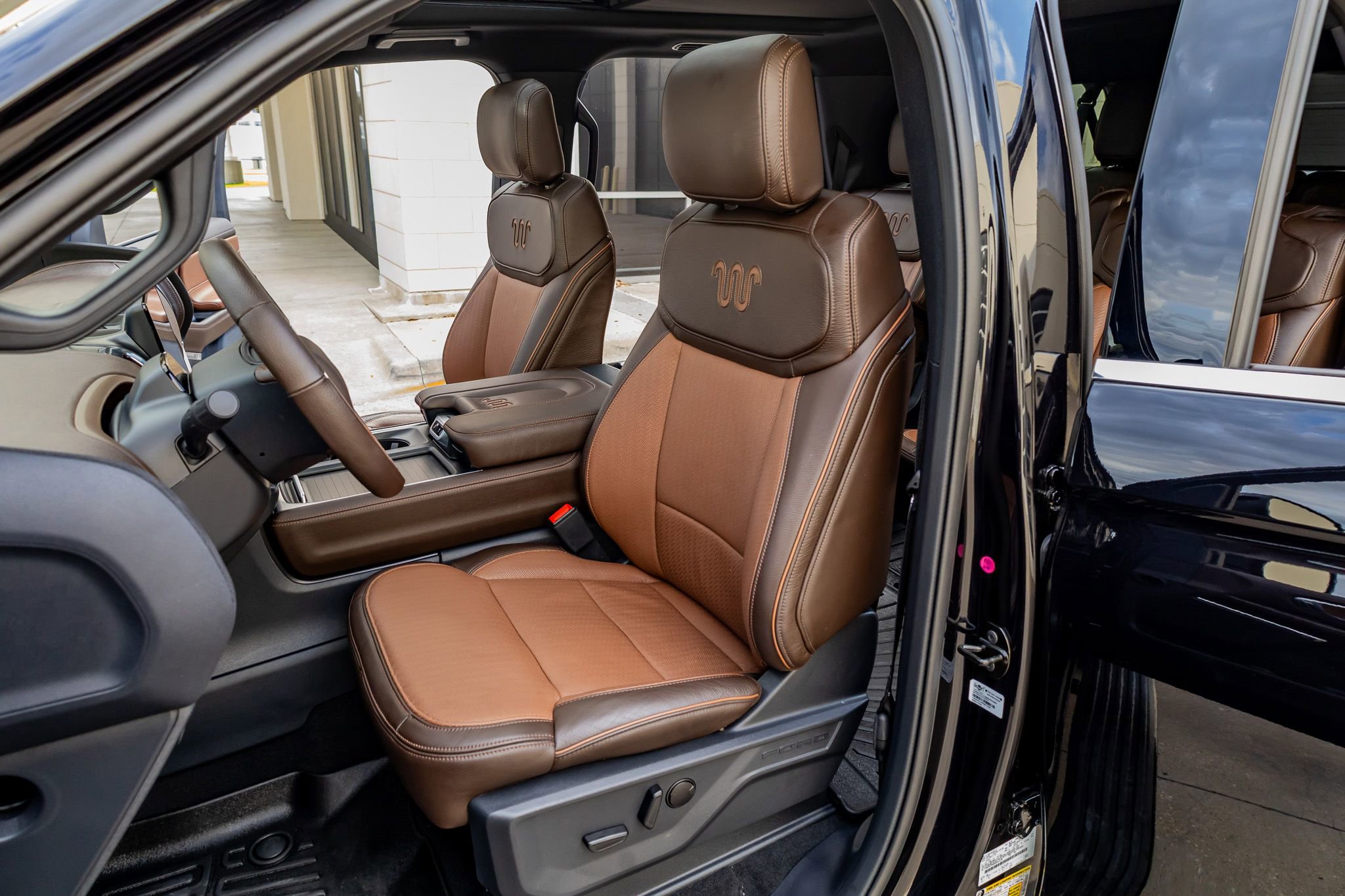 Used 2025 Ford Expedition Max King Ranch AWD/4WD image 28