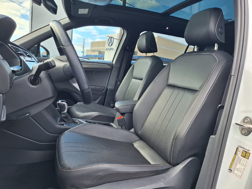 Used 2023 Volkswagen Tiguan SE R-Line FWD image 21