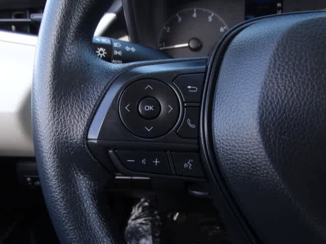 Used 2025 Toyota Corolla LE image 37