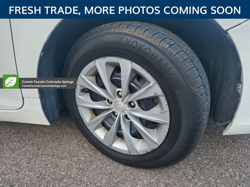 Used 2017 Toyota Camry LE FWD image 9