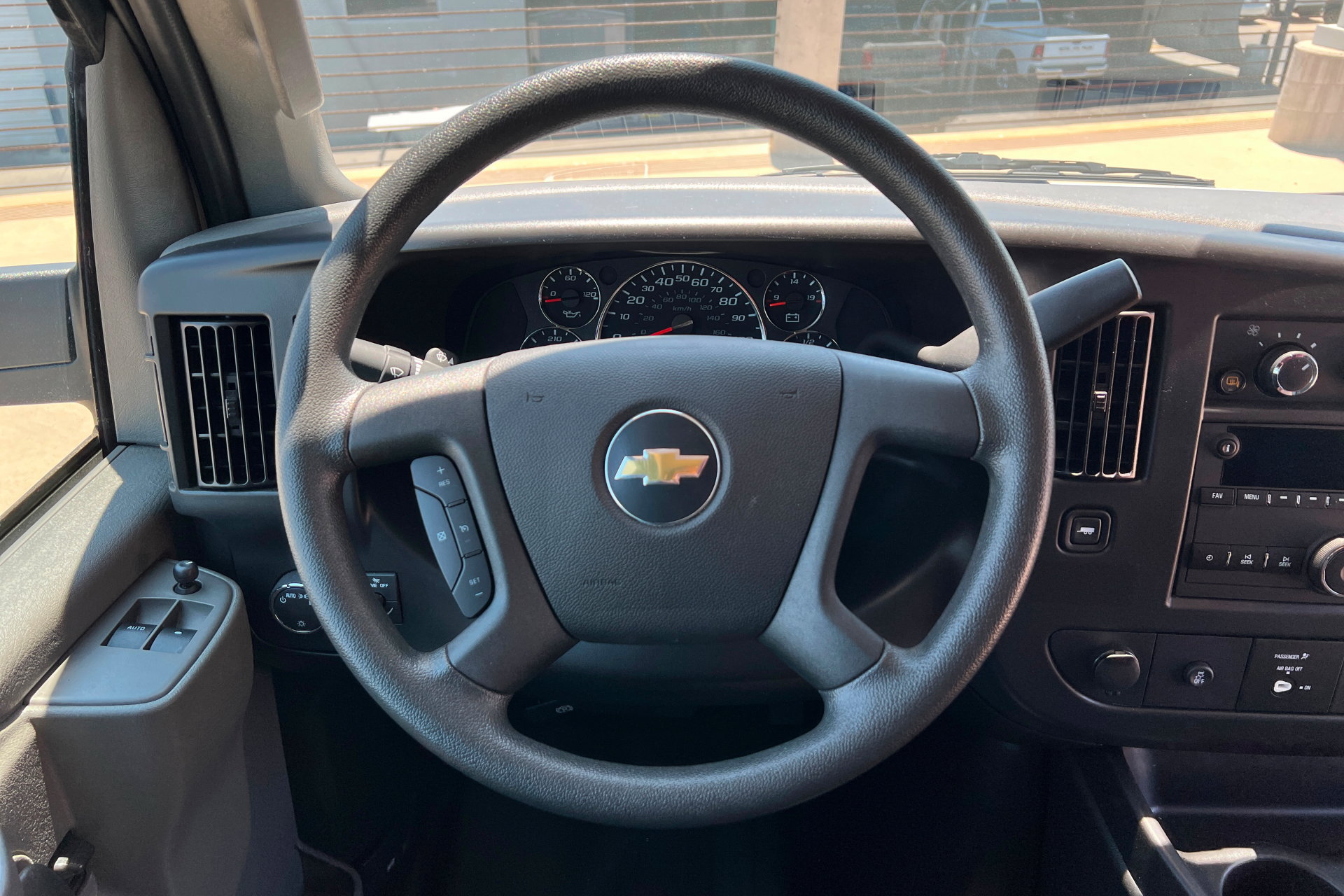 Used 2024 Chevrolet Express 2500 w/ Driver Convenience Package RWD image 10