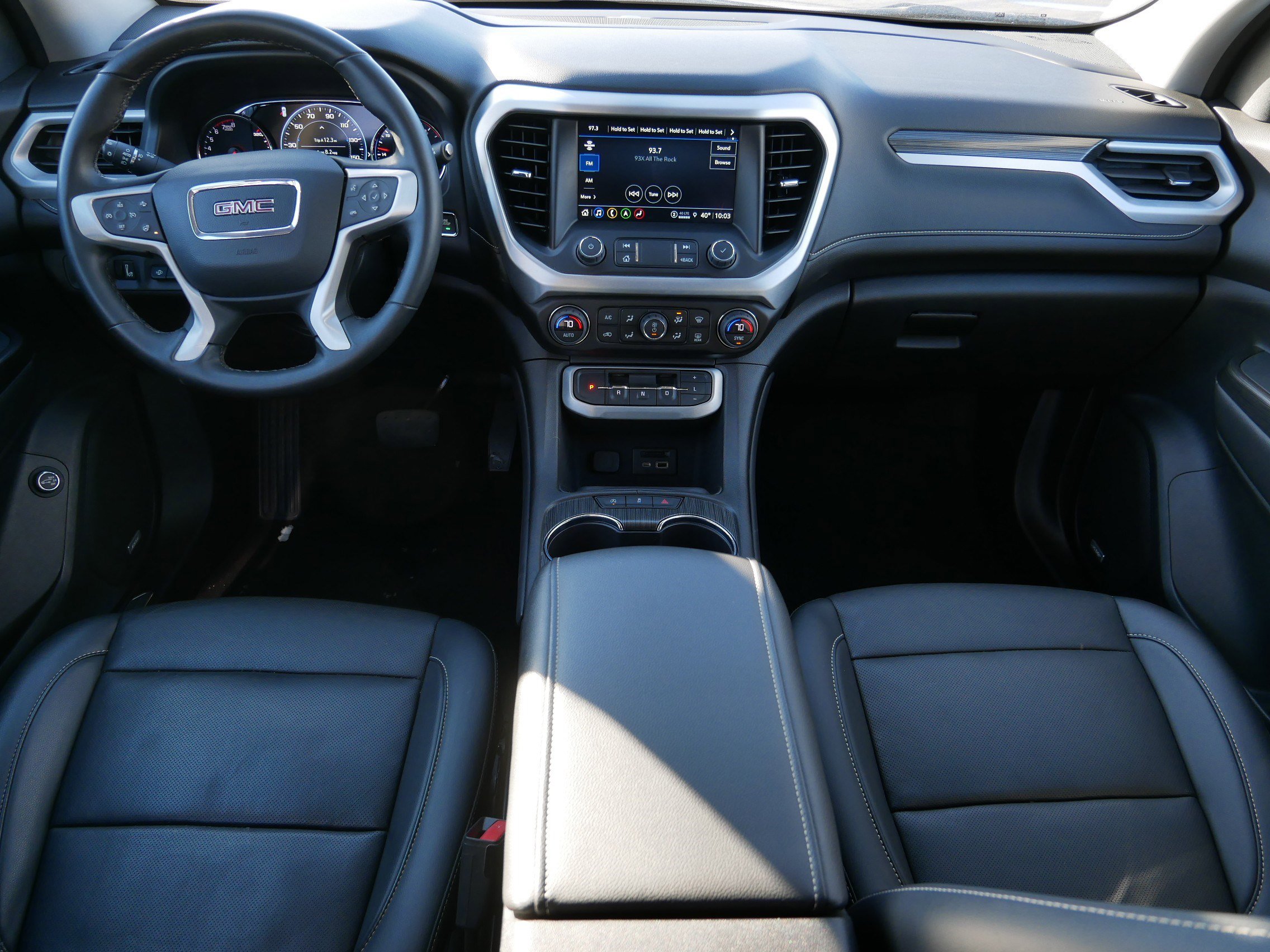 Used 2023 GMC Acadia SLT w/ Technology Package image 10
