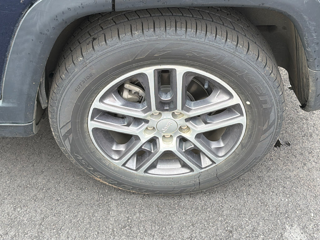 Used 2020 Jeep Compass Latitude FWD image 15