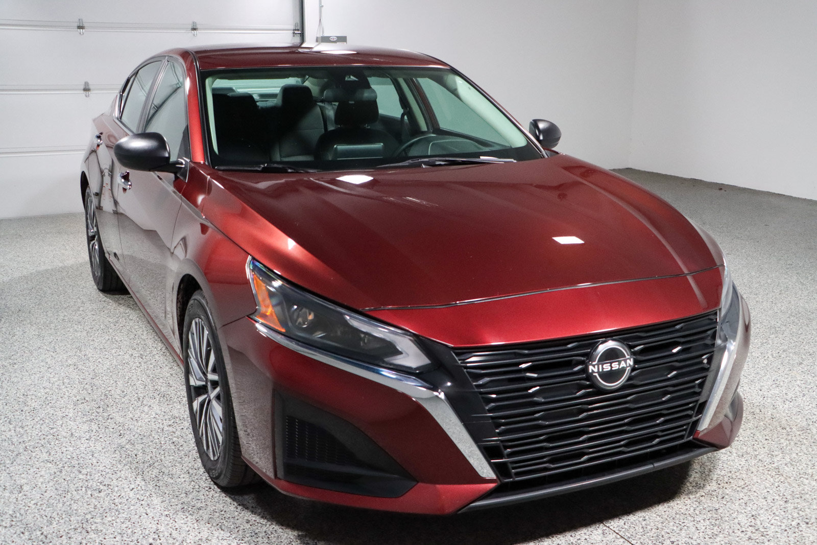Used 2024 Nissan Altima 2.5 SV FWD image 5